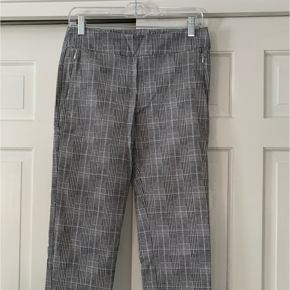 Margaret M slimming pant size M in black and white